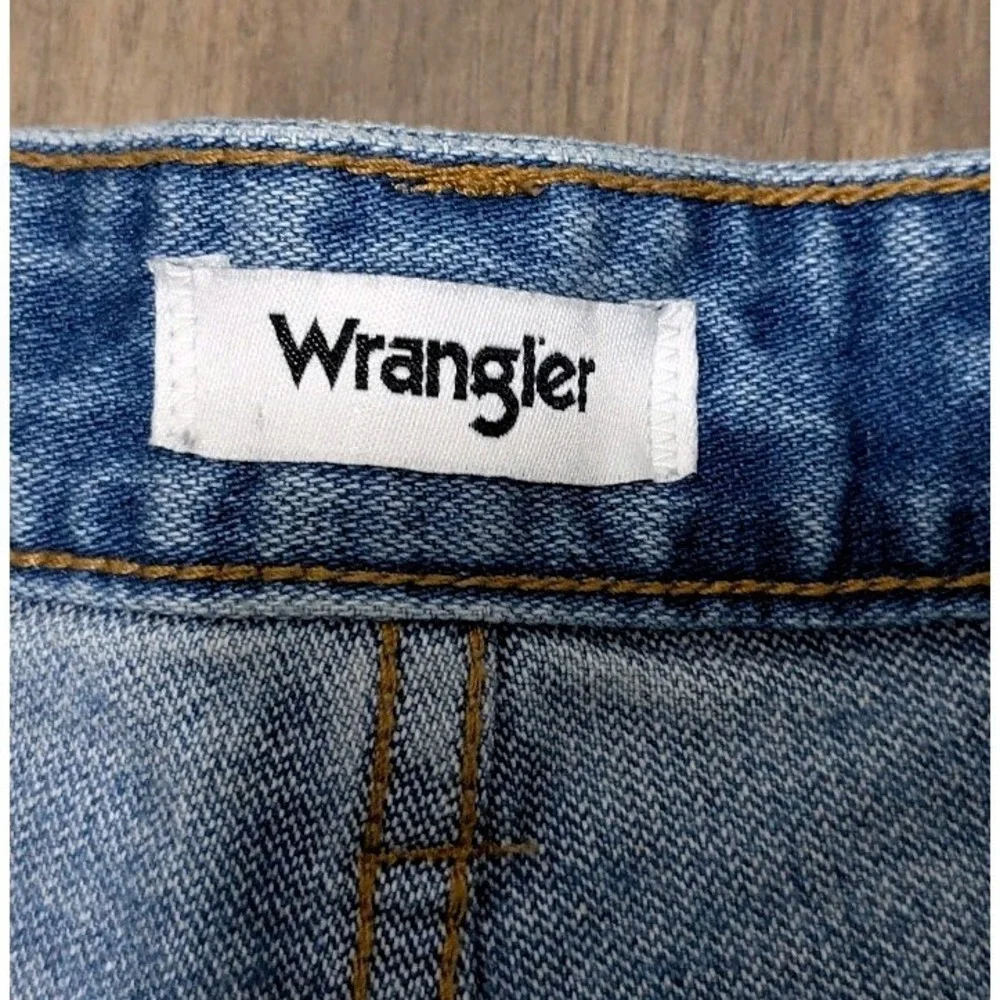 Wrangler Earthwash High Rise Straight Leg 27x28 Jeans Light Blue Distressed